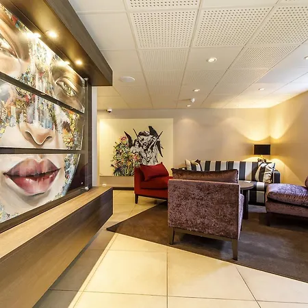 Saga Apartment *