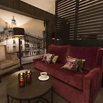 Saga Apartment *